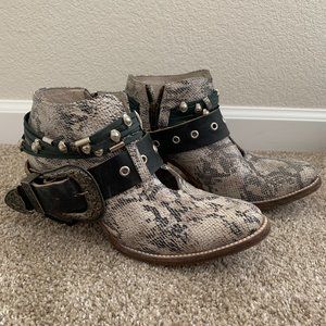 Freebird SALOON Bootie by Steve Madden - Size 10